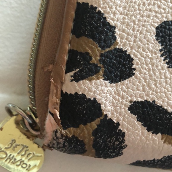 Betsey Johnson Cheetah Print Zip Up Wallet - Picture 6 of 10